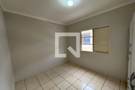 Dormitório 01 de apartamento para alugar com 2 quartos, 47m² em Jardim Interlagos, Ribeirão Preto