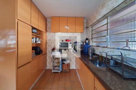 Casa à venda com 450m², 3 quartos e 4 vagas Casa à venda com 450m², 3 quartos e 4 vagasCozinha