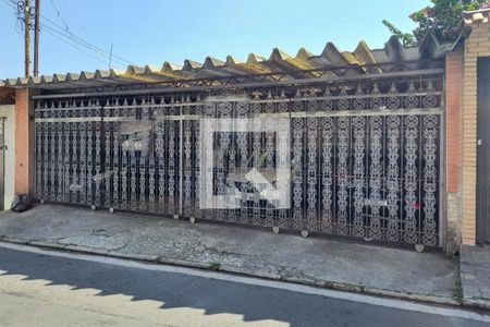 Casa à venda com 450m², 3 quartos e 4 vagas Casa à venda com 450m², 3 quartos e 4 vagasFachada