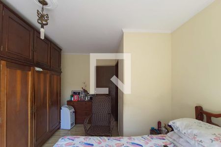 Casa à venda com 450m², 3 quartos e 4 vagas Casa à venda com 450m², 3 quartos e 4 vagasQuarto 2