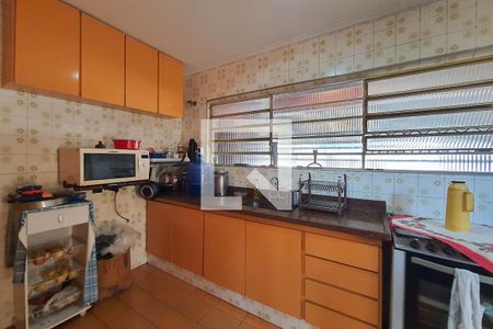 Casa à venda com 450m², 3 quartos e 4 vagas Casa à venda com 450m², 3 quartos e 4 vagasCozinha