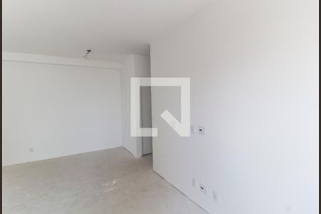 Sala de TV de apartamento à venda com 2 quartos, 69m² em Alphaville Empresarial, Barueri
