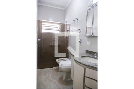 Casa à venda com 230m², 3 quartos e 3 vagasBanheiro da Suíte