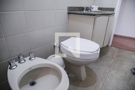 Casa à venda com 230m², 3 quartos e 3 vagasBanheiro da Suíte