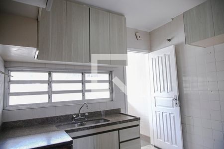 Casa à venda com 230m², 3 quartos e 3 vagasCozinha