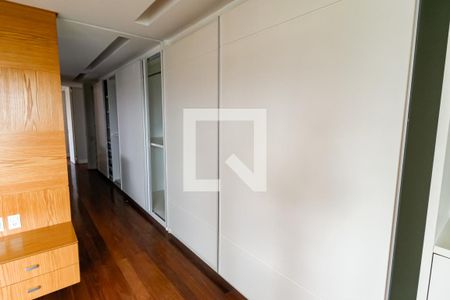 Apartamento à venda com 192m², 3 quartos e 4 vagasCloset da suíte