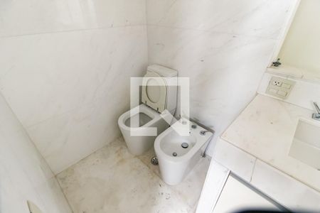 Apartamento à venda com 192m², 3 quartos e 4 vagasBanheiro da Suíte 3