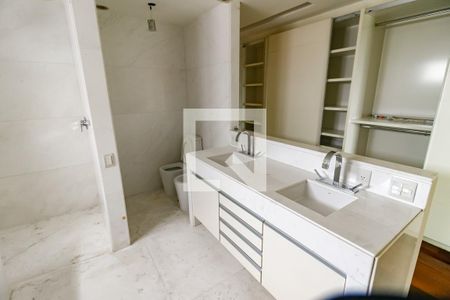 Apartamento à venda com 192m², 3 quartos e 4 vagasBanheiro da Suíte 3