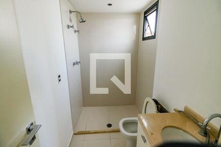 Apartamento à venda com 192m², 3 quartos e 4 vagasBanheiro da Suíte 1