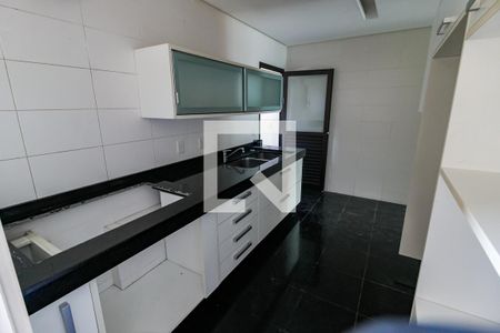 Apartamento à venda com 192m², 3 quartos e 4 vagasCozinha - Armários