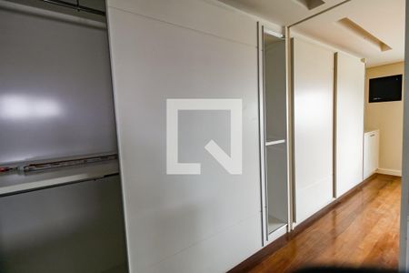 Apartamento à venda com 192m², 3 quartos e 4 vagasCloset da suíte