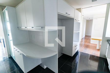 Apartamento à venda com 192m², 3 quartos e 4 vagasCozinha - Armários