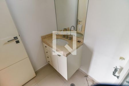 Apartamento à venda com 192m², 3 quartos e 4 vagasBanheiro da Suíte 2