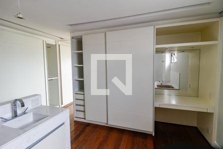 Apartamento à venda com 192m², 3 quartos e 4 vagasCloset da suíte