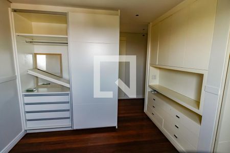 Apartamento à venda com 192m², 3 quartos e 4 vagasSuíte 1 - Armários