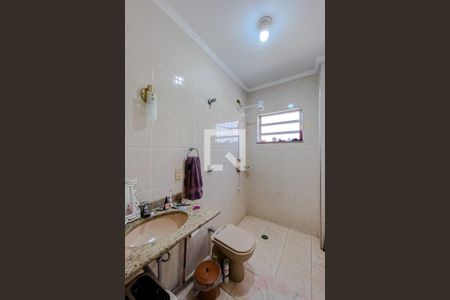 Casa à venda com 315m², 3 quartos e 5 vagasEdícula - Banheiro