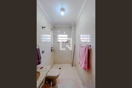 Casa à venda com 315m², 3 quartos e 5 vagasEdícula - Banheiro