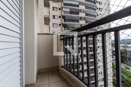 Apartamento para alugar com 165m², 3 quartos e 3 vagasVaranda