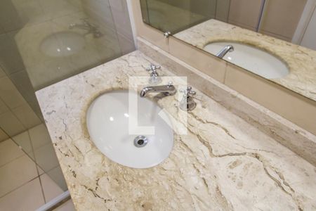 Apartamento para alugar com 165m², 3 quartos e 3 vagasDetalhe do Banheiro da Suite