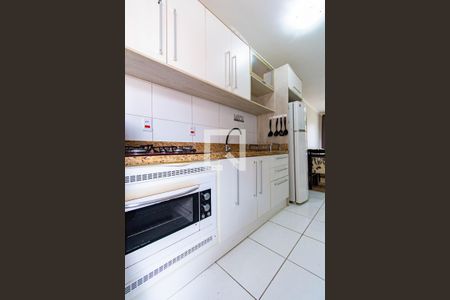 Cozinha de casa de condomínio à venda com 2 quartos, 53m² em Olaria, Canoas