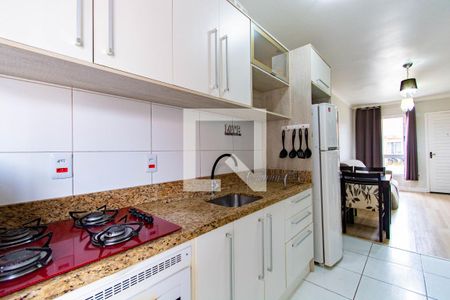 Cozinha de casa de condomínio à venda com 2 quartos, 53m² em Olaria, Canoas