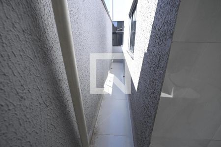 Casa para alugar com 70m², 2 quartos e 1 vaga Casa para alugar com 70m², 2 quartos e 1 vagaCorredor externobanheiro 2