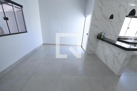 Sala de casa para alugar com 2 quartos, 70m² em Residencial Recanto do Bosque, Goiânia