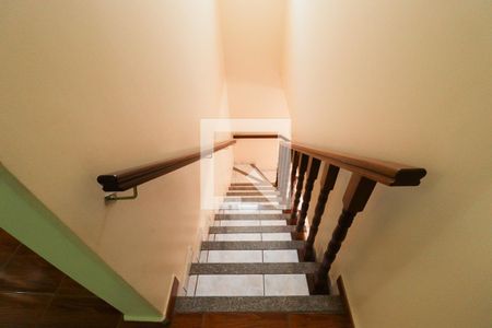 Casa à venda com 246m², 3 quartos e 5 vagasEscada