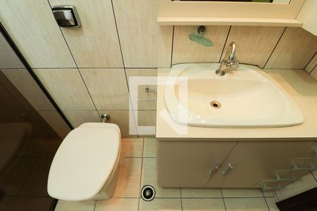 Casa à venda com 246m², 3 quartos e 5 vagasBanheiro Social