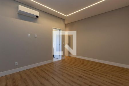 Casa de condomínio à venda com 337m², 4 quartos e 2 vagas Casa de condomínio à venda com 337m², 4 quartos e 2 vagasSuíte 2