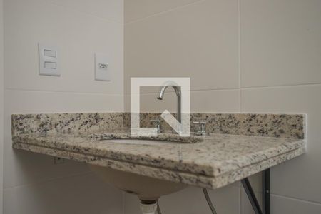 Apartamento à venda com 83m², 2 quartos e 2 vagasBanheiro da Suíte 2
