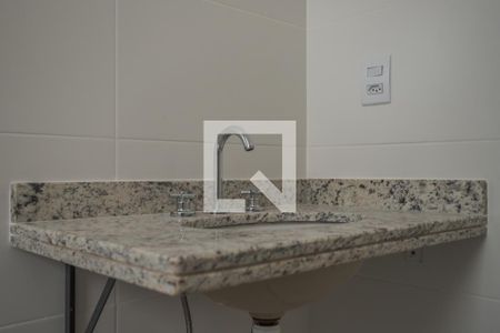 Apartamento à venda com 83m², 2 quartos e 2 vagasBanheiro da Suíte 1