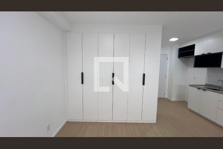 Quarto de kitnet/studio para alugar com 1 quarto, 28m² em Pinheiros, São Paulo