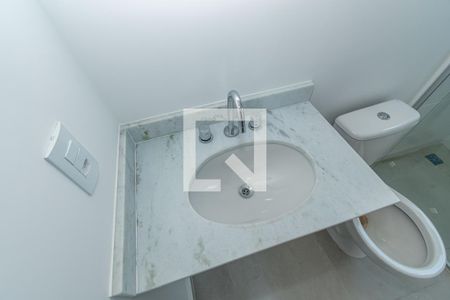 Apartamento para alugar com 59m², 2 quartos e 2 vagasDetalhe Banheiro da Suíte 