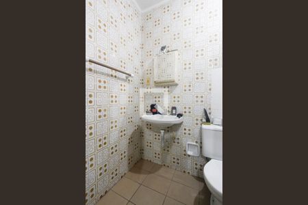 Banheiro de apartamento à venda com 1 quarto, 32m² em Jardim Europa, Porto Alegre