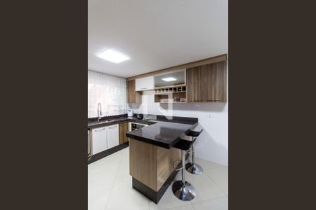 Casa à venda com 150m², 3 quartos e 4 vagas Casa à venda com 150m², 3 quartos e 4 vagasCozinha