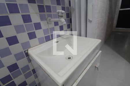 Banheiro de apartamento para alugar com 1 quarto, 25m² em Freguesia de Jacarepaguá, Rio de Janeiro