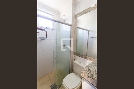 Apartamento para alugar com 77m², 2 quartos e 2 vagas Apartamento para alugar com 77m², 2 quartos e 2 vagasBanheiro da Suíte