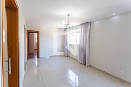 Sala 1 de apartamento para alugar com 2 quartos, 77m² em Santo Antônio, Belo Horizonte