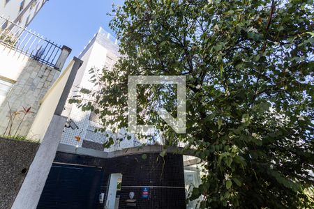 Apartamento para alugar com 77m², 2 quartos e 2 vagas Apartamento para alugar com 77m², 2 quartos e 2 vagasFachada