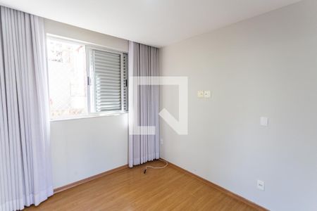 Sala 2 de apartamento para alugar com 2 quartos, 77m² em Santo Antônio, Belo Horizonte