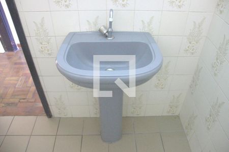 Casa para alugar com 71m², 3 quartos e 2 vagas Casa para alugar com 71m², 3 quartos e 2 vagasBanheiro Social