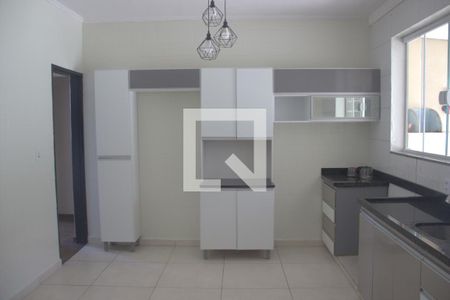 Casa para alugar com 71m², 3 quartos e 2 vagas Casa para alugar com 71m², 3 quartos e 2 vagasCozinha