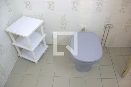 Casa para alugar com 71m², 3 quartos e 2 vagas Casa para alugar com 71m², 3 quartos e 2 vagasBanheiro Social