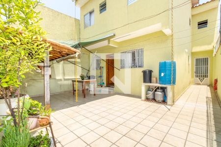 Casa à venda com 179m², 3 quartos e 3 vagas Casa à venda com 179m², 3 quartos e 3 vagasQuintal