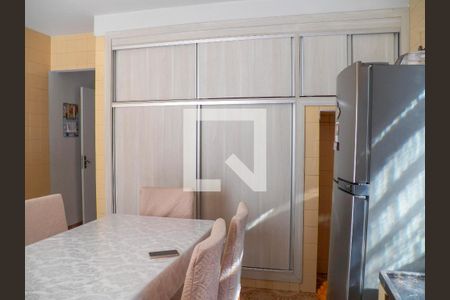 Casa à venda com 240m², 3 quartos e 2 vagasCozinha