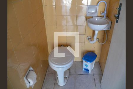 Casa à venda com 240m², 3 quartos e 2 vagasBanheiro de Serviço