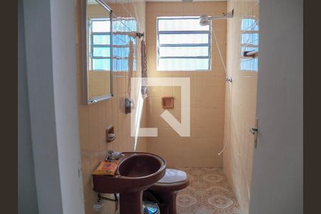 Casa à venda com 240m², 3 quartos e 2 vagasBanheiro