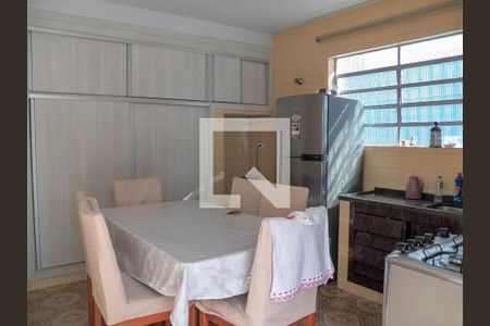 Casa à venda com 240m², 3 quartos e 2 vagasCozinha