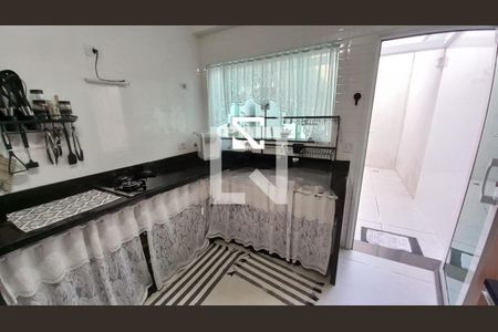 Casa à venda com 96m², 3 quartos e 2 vagas